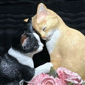 2007 Lenox Kitty Kisses Figurine